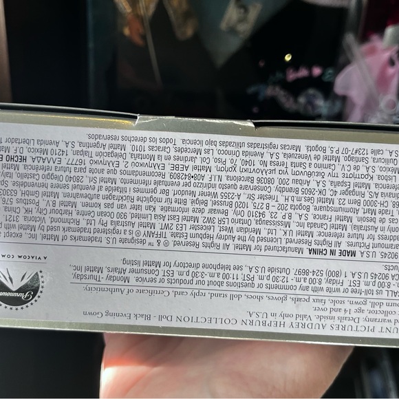 Audrey Hepburn collectible doll NIB - Picture 5 of 7